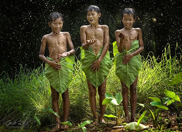 Chùm ảnh tuyệt đẹp về tuổi thơ của trẻ em trên toàn thế giới ảnh 4