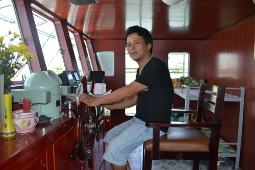 Cận cảnh tàu cá vỏ sắt đầu tiên sắp vươn khơi ảnh 14 - 14