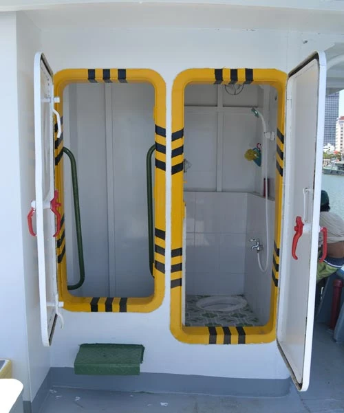 Cận cảnh tàu cá vỏ sắt đầu tiên sắp vươn khơi ảnh 21 - 21
