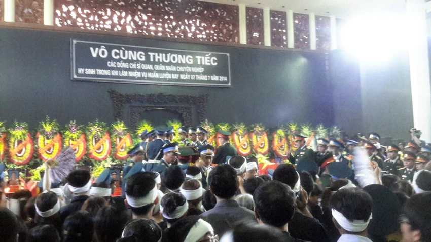 Những hình ảnh xúc động tại lễ truy điệu 18 chiến sĩ hy sinh ảnh 22 Những hình ảnh xúc động tại lễ truy điệu 18 chiến sĩ hy sinh ảnh 22