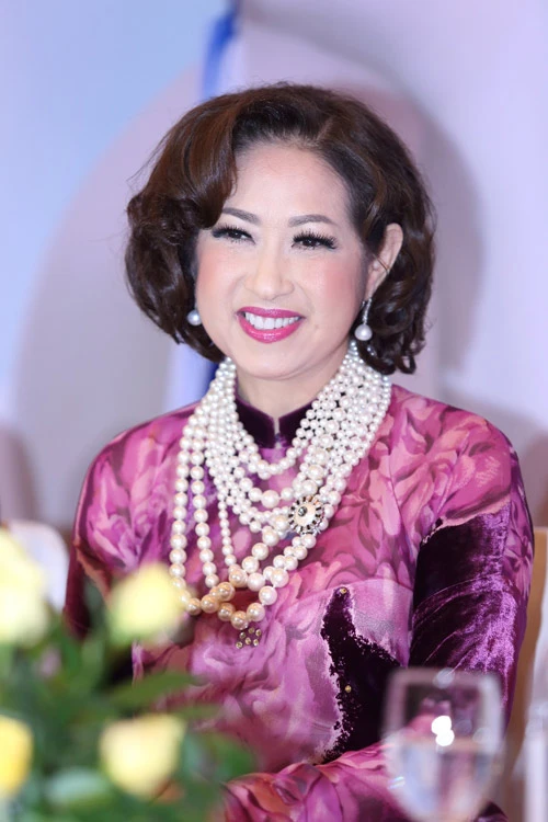 Danh ca Ý Lan tươi trẻ bất ngờ ở tuổi 60 ảnh 6 - 6