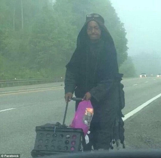 Người phụ nữ bí ẩn đi bộ khắp nước Mỹ