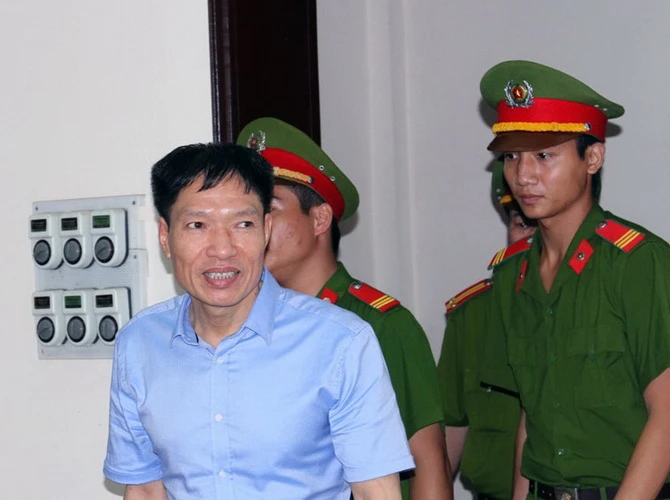 Dương Tự Trọng nhận mức án tổng hợp hơn 17 năm tù giam ảnh 1 Dương Tự Trọng nhận mức án tổng hợp hơn 17 năm tù giam ảnh 1