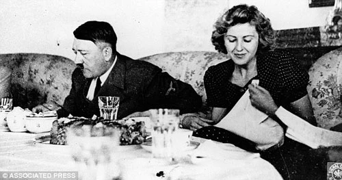 Cuộc sống địa ngục của người nếm thức ăn cho Hitler ảnh 2 - 2