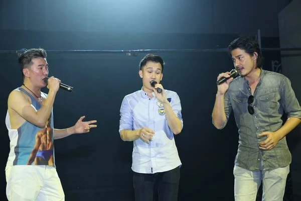 Cận cảnh siêu xe 40 tỷ và sân khấu liveshow Mr.Đàm 28 Cận cảnh siêu xe 40 tỷ và sân khấu liveshow Mr.Đàm 28