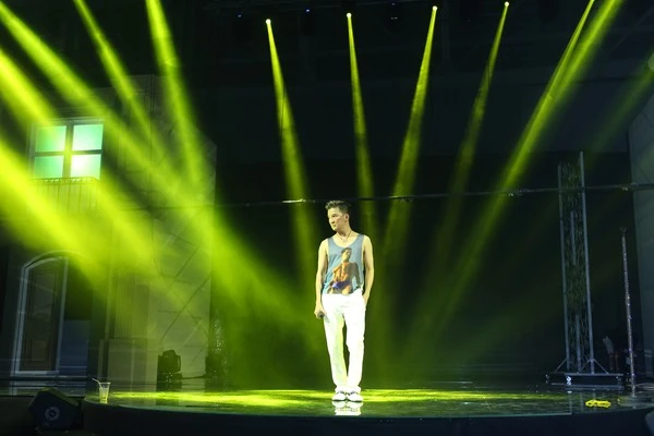 Cận cảnh siêu xe 40 tỷ và sân khấu liveshow Mr.Đàm 36 Cận cảnh siêu xe 40 tỷ và sân khấu liveshow Mr.Đàm 36