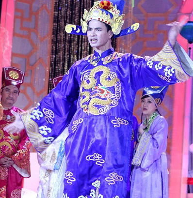 &nbsp;Xuân Bắc trong vai diễn đặc biệt – Nam Tào của chương trình hài “Gặp nhau cuối năm”