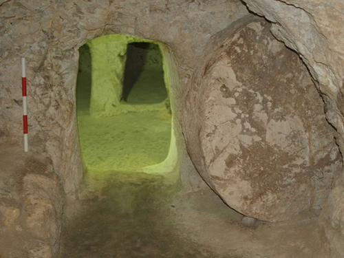 Ngôi nhà có nhiều phòng, được đẽo sâu vào một sườn núi đá. Ảnh:Live Science. nazareth-2-jesus-home-JPG-7116-142535758