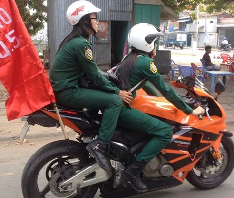Cô gái 9X, 'con nhà nòi', xe khủng, Sài Gòn Cô gái 9X, 'con nhà nòi', xe khủng, Sài Gòn