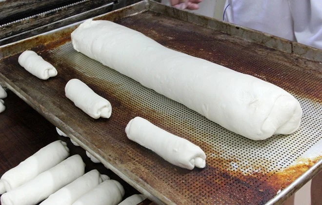 Chiêm ngưỡng ổ bánh mì nặng gần 2 kg giá 70.000 đồng ở Sài Gòn ảnh 6 Chiêm ngưỡng ổ bánh mì nặng gần 2 kg giá 70.000 đồng ở Sài Gòn ảnh 6