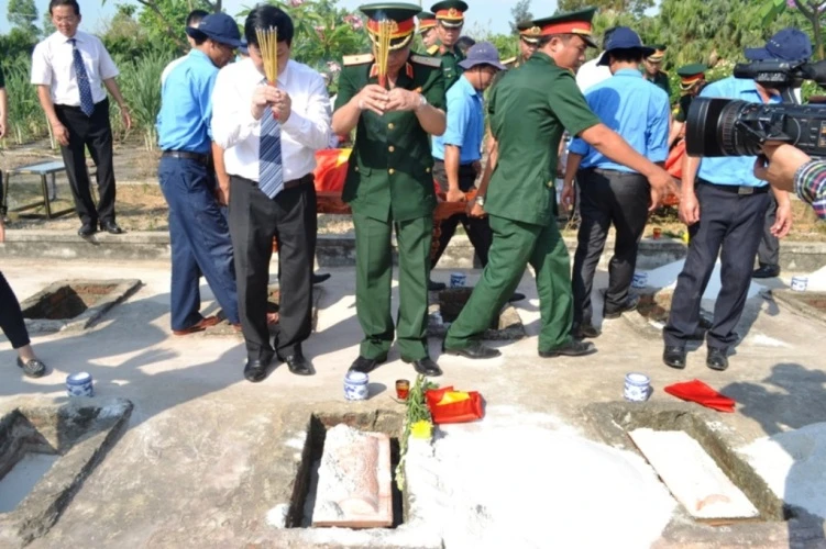 Lễ tiếp nhận, truy điệu hài cốt 26 liệt sỹ hi sinh tại chiến trường Lào ảnh 5 Lễ tiếp nhận, truy điệu hài cốt 26 liệt sỹ hi sinh tại chiến trường Lào ảnh 5