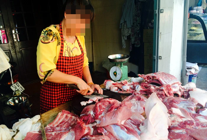 Hàng thịt, cân điêu, tráo hàng, ăn bớt, bà nội trợ, móc túi, khách hàng, mua thịt, thịt xay, cân thiếu, hàng-thịt, cân-điêu, tráo-hàng, ăn-bớt, bà-nội-trợ, móc-túi, khách-hàng, mua-thịt, thịt xay, cân thiếu, chợ Hàng thịt, cân điêu, tráo hàng, ăn bớt, bà nội trợ, móc túi, khách hàng, mua thịt, thịt xay, cân thiếu, hàng-thịt, cân-điêu, tráo-hàng, ăn-bớt, bà-nội-trợ, móc-túi, khách-hàng, mua-thịt, thịt xay, cân thiếu, chợ