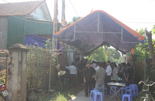 Ngôi nhà khang trang của vợ chồng nạn nhân vụ án.Ảnh: Hải Bình. nha-nan-nhan-7742-1434439430.jpg
