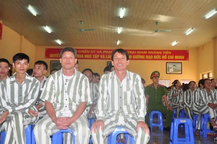 Anh em ông Đoàn Văn Vươn vui mừng ngày đặc xá ảnh 5 Anh em ông Đoàn Văn Vươn vui mừng ngày đặc xá ảnh 5