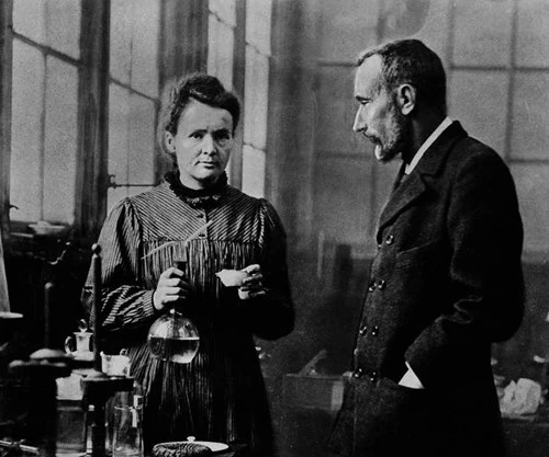1500 năm sau, sổ tay của Marie Curie vẫn chưa hết nhiễm xạ - ảnh 2