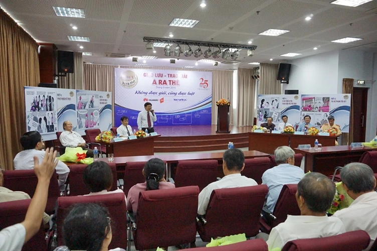 Trao giải À RA THẾ: Sôi nổi cãi nhau, cùng đưa pháp luật vào cuộc sống ảnh 11 Trao giải À RA THẾ: Sôi nổi cãi nhau, cùng đưa pháp luật vào cuộc sống ảnh 11