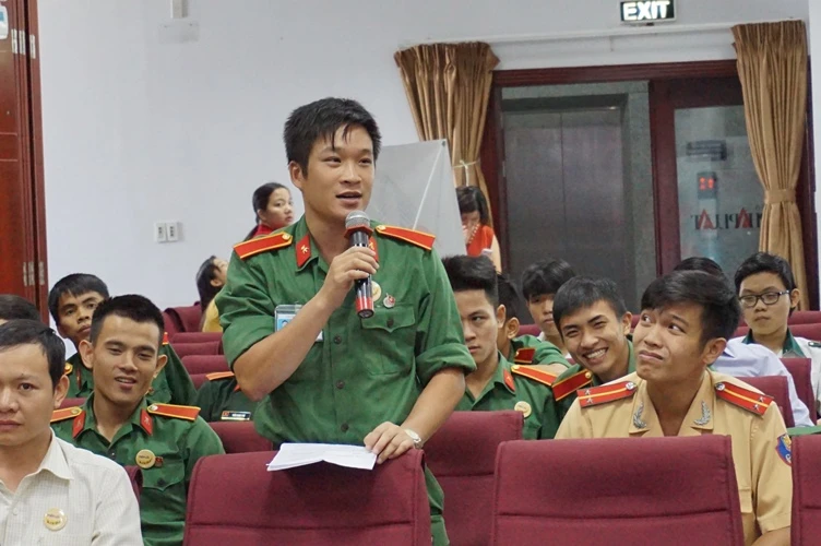 Trao giải À RA THẾ: Sôi nổi cãi nhau, cùng đưa pháp luật vào cuộc sống ảnh 16 Trao giải À RA THẾ: Sôi nổi cãi nhau, cùng đưa pháp luật vào cuộc sống ảnh 16