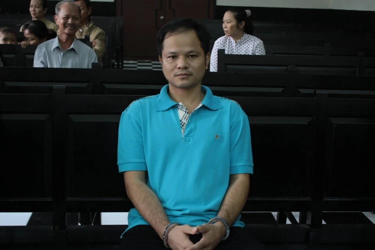 Vụ chai nước có ruồi: Bị cáo Minh bị đề nghị đến 13 năm tù ảnh 3 Vụ chai nước có ruồi: Bị cáo Minh bị đề nghị đến 13 năm tù ảnh 3