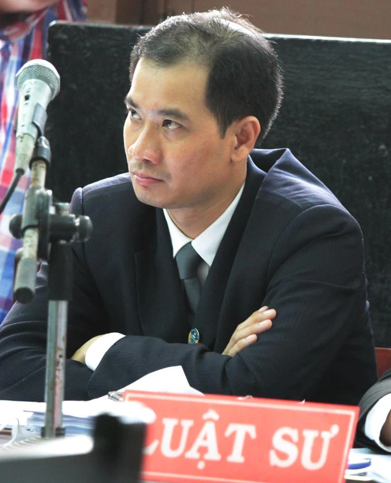 Tranh luận vụ chai nước có ruồi: ‘500 triệu đổi chai nước là bình thường’ ảnh 2 Tranh luận vụ chai nước có ruồi: ‘500 triệu đổi chai nước là bình thường’ ảnh 2