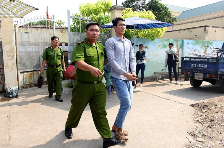 Hoãn xử vụ ‘nhậu xong đi tè bị quy tội cướp’ vì vắng người bị hại ảnh 1 Hoãn xử vụ ‘nhậu xong đi tè bị quy tội cướp’ vì vắng người bị hại ảnh 1