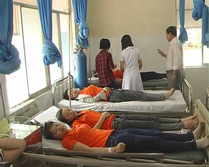 Vụ 56 công nhân nhập viện nghi ngộ độc: Do hội chứng sang chấn tâm lý ảnh 1 Vụ 56 công nhân nhập viện nghi ngộ độc: Do hội chứng sang chấn tâm lý ảnh 1