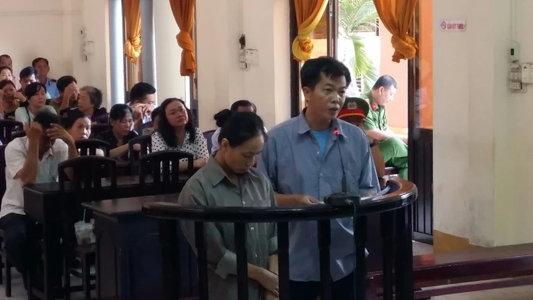 Hai bị cáo tại tòa