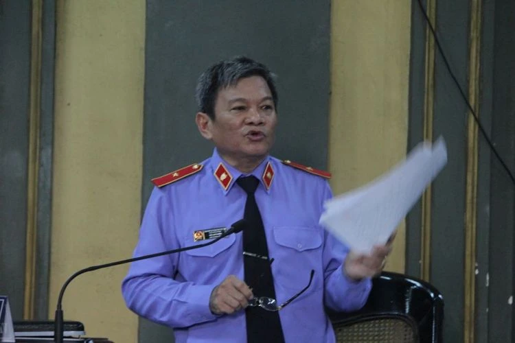 Vụ 'con ruồi': HĐXX quyết định không giảm hình phạt cho bị cáo ảnh 20 Đại diện viện kiểm sát tranh luận lại