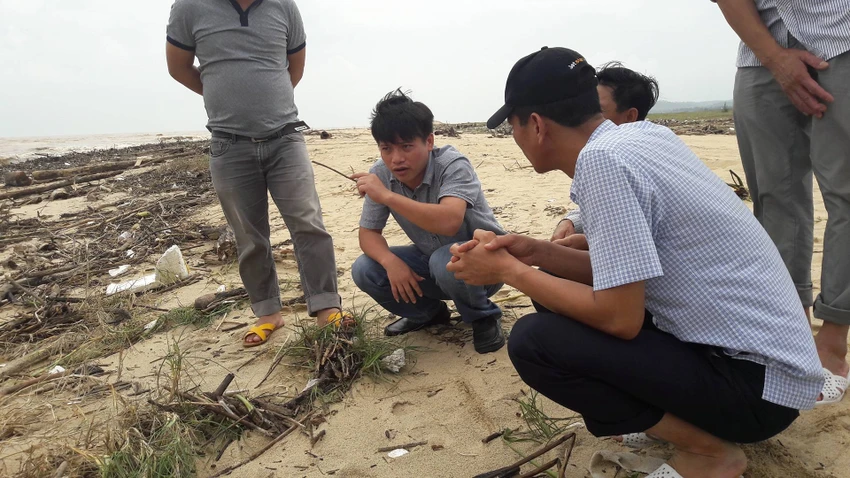 Bàn phương án cứu tàu SB
