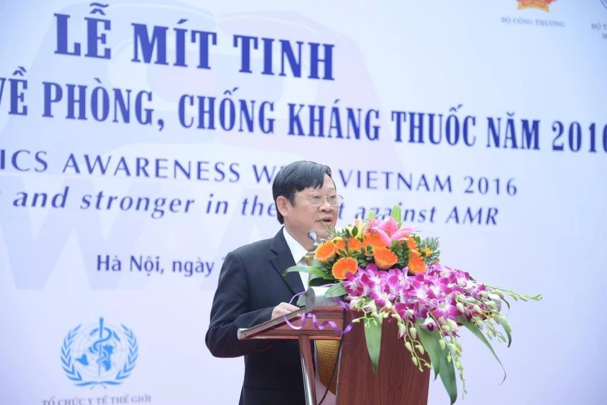 Thứ trưởng Nguyễn Viết Tiến phát biểu tại lễ mít tinh