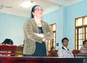 Trả ô tô biếu giám đốc sở là không đúng