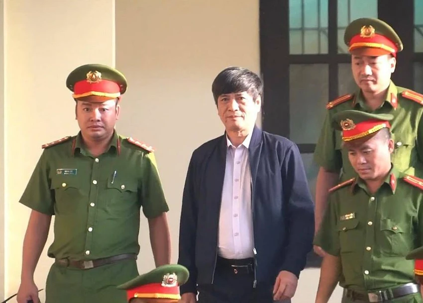 Công an thu được gì khi xét nơi làm việc của 2 ông Vĩnh, Hóa? ảnh 4
