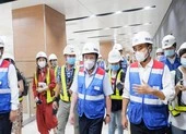 Chủ tịch UBND TP.HCM thăm Ga Nhà hát thành phố