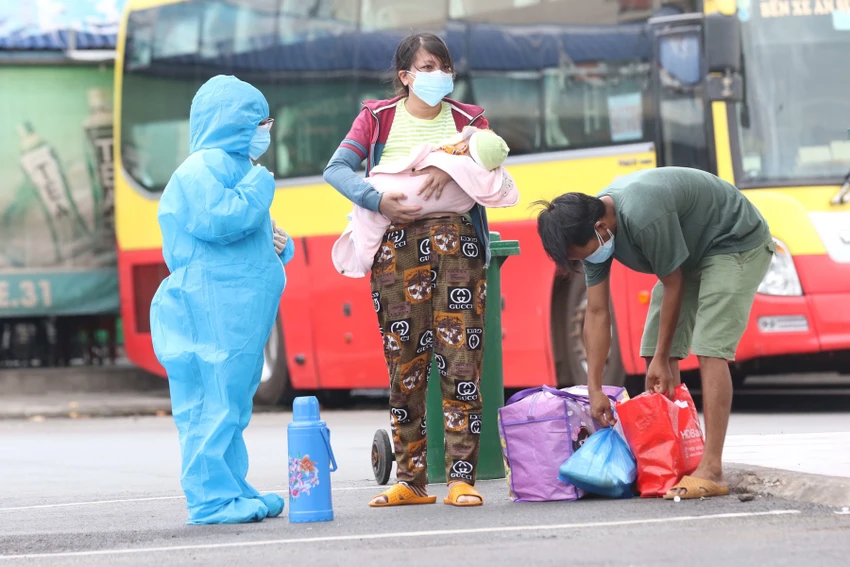 400 người dân Phú Yên ở TP.HCM được công ty Phương Trang đưa về quê ảnh 3
