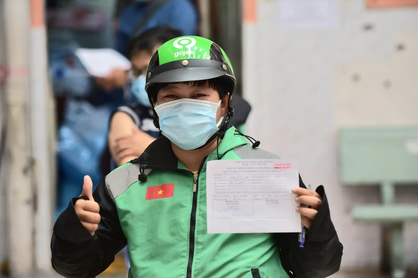 Hôm nay, TP.HCM đồng loạt tiêm vaccine cho shipper ảnh 2 Hôm nay, TP.HCM đồng loạt tiêm vaccine cho shipper ảnh 2