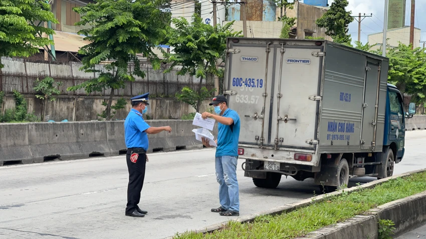 TP.HCM kiểm tra các phương tiện có giấy nhận diện ảnh 6