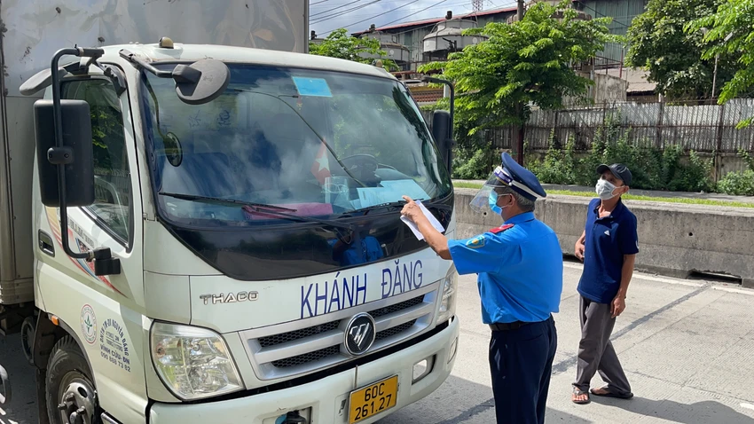 TP.HCM kiểm tra các phương tiện có giấy nhận diện ảnh 7