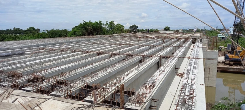 Long An: Gặp khó về vốn đầu tư công cần báo cáo ngay, không chờ họp mới báo ảnh 1