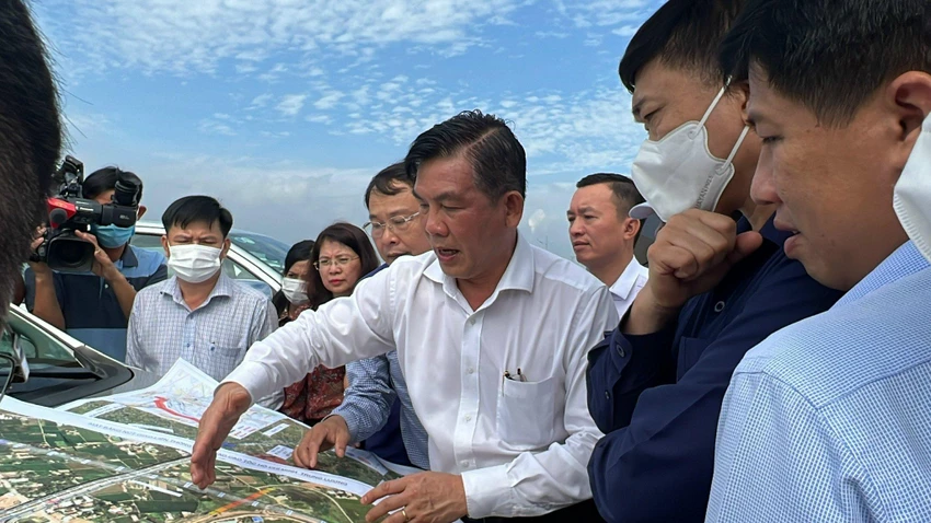 TP.HCM và Long An sẵn sàng đầu tư xây dựng tuyến vành đai 3. TP.HCM và Long An sẵn sàng đầu tư xây dựng tuyến vành đai 3.