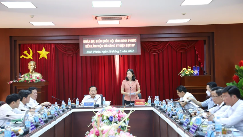 Công ty Điện lực Bình Phước báo cáo với Đoàn ĐBQH tỉnh Bình Phước. Ảnh:EVNSPC. Công ty Điện lực Bình Phước báo cáo với Đoàn ĐBQH tỉnh Bình Phước. Ảnh:EVNSPC.