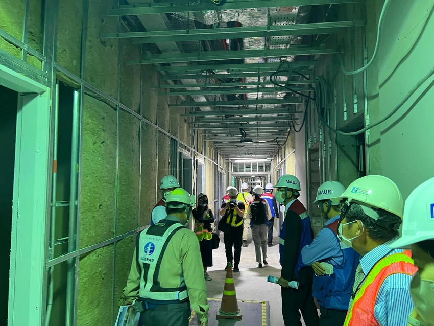 Dự kiến ngày đến ngày 2-9 sẽ hoàn trả toàn bộ đường mặt đường Lê Lợi phục vụ giao thông. Ảnh: ĐT.