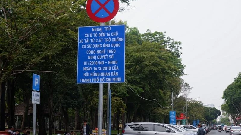 Sở GTVT và Công ty DVCI Thanh niên xung phong đưa ra nhiều phương án để giảm lỗ như thời điểm hiện nay. Ảnh: ĐT. Sở GTVT và Công ty DVCI Thanh niên xung phong đưa ra nhiều phương án để giảm lỗ như thời điểm hiện nay. Ảnh: ĐT.