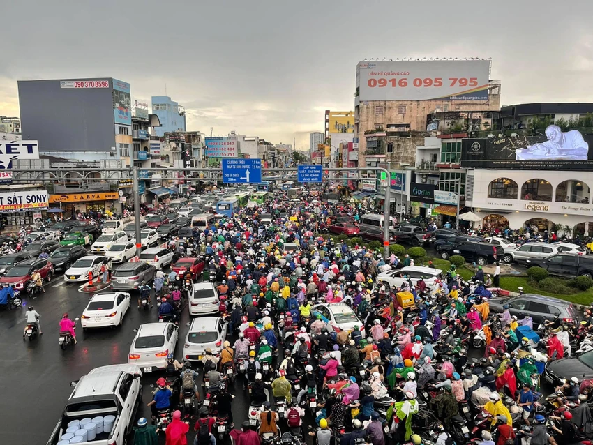 Sở GTVT TP.HCM yêu cầu các đơn vị phải đảm bảo an toàn giao thông trong kỳ thi tốt nghiệp THPT năm 2022. Ảnh: ĐT. Sở GTVT TP.HCM yêu cầu các đơn vị phải đảm bảo an toàn giao thông trong kỳ thi tốt nghiệp THPT năm 2022. Ảnh: ĐT.