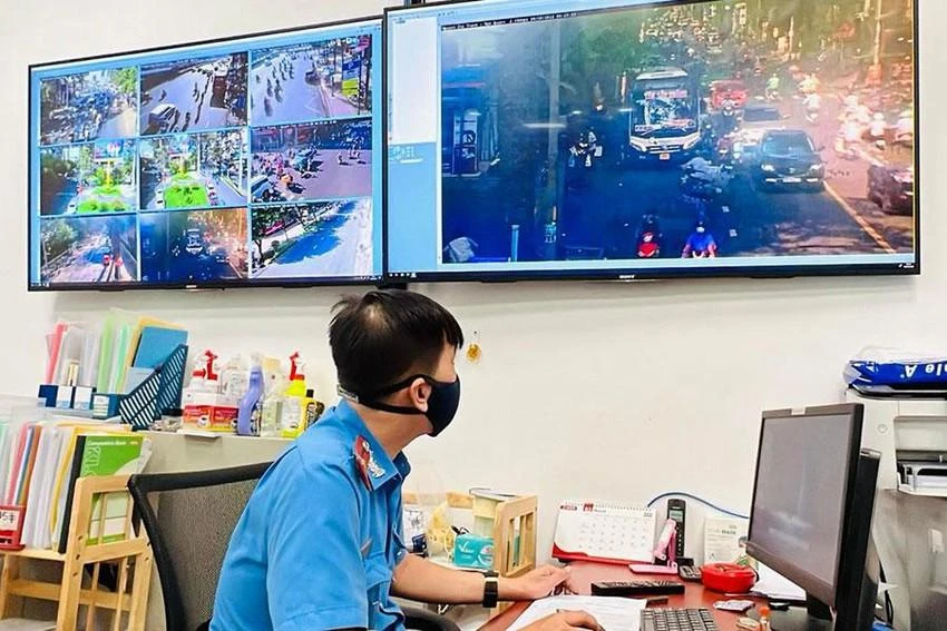 Sở GTVT TP.HCM đề xuất phương án lắp đặt, hoàn thiện quy trình sử dụng phương tiện, thiết bị kỹ thuật nghiệp vụ để “xử phạt nguội” vi phạm hành chính đối với các trường hợp lưu thông vào đường cấm, giờ cấm trên địa bàn TP. Ảnh: ĐT. Sở GTVT TP.HCM đề xuất phương án lắp đặt, hoàn thiện quy trình sử dụng phương tiện, thiết bị kỹ thuật nghiệp vụ để “xử phạt nguội” vi phạm hành chính đối với các trường hợp lưu thông vào đường cấm, giờ cấm trên địa bàn TP. Ảnh: ĐT.