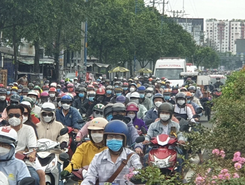 Tình trạng kẹt xe kéo dài. Ảnh: KT. Tình trạng kẹt xe kéo dài. Ảnh: KT.