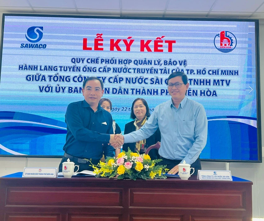 Lễ ký kết thực hiện giữa Tổng Công ty Cấp nước Sài Gòn - TNHH MTV (SAWACO) và UBND TP Biên Hòa, tỉnh Đồng Nai. Ảnh: ĐT. Lễ ký kết thực hiện giữa Tổng Công ty Cấp nước Sài Gòn - TNHH MTV (SAWACO) và UBND TP Biên Hòa, tỉnh Đồng Nai. Ảnh: ĐT.
