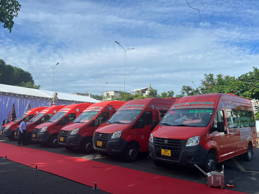 Tuyến xe buýt liên tỉnh có cự ly dài 85 km. Ảnh: ĐT. Tuyến xe buýt liên tỉnh có cự ly dài 85 km. Ảnh: ĐT.