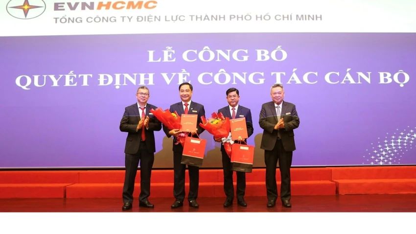 Ông Bùi Hải Thành và ông Nguyễn Thanh Nhã được bổ nhiệm giữ chức Phó Tổng giám đốc EVNHCMC từ ngày 15-8. Ảnh: EVNHCMC. Ông Bùi Hải Thành và ông Nguyễn Thanh Nhã được bổ nhiệm giữ chức Phó Tổng giám đốc EVNHCMC từ ngày 15-8. Ảnh: EVNHCMC.