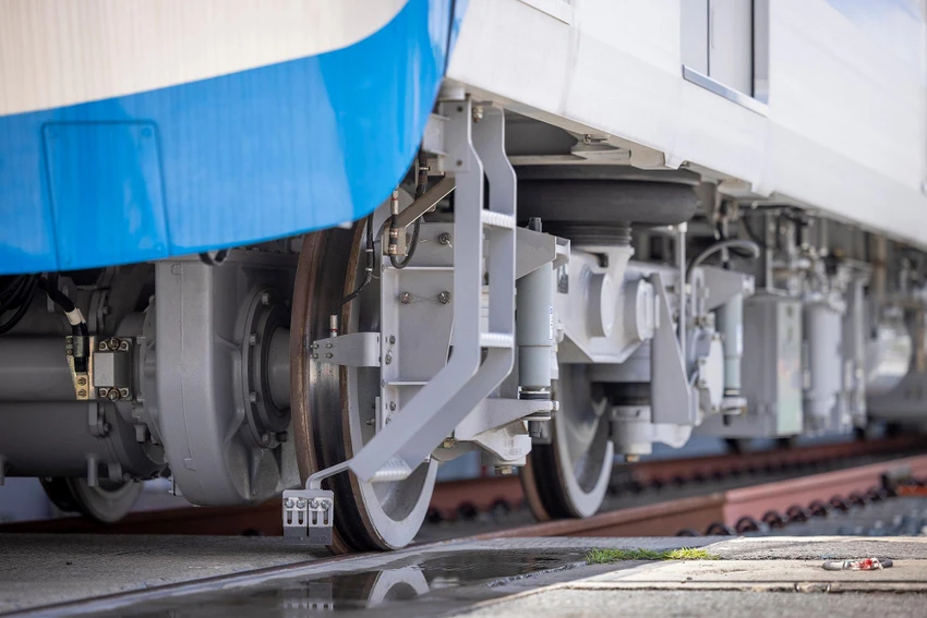 Tàu metro số 1 lăn bánh trên đường ray. Ảnh: MAUR. Tàu metro số 1 lăn bánh trên đường ray. Ảnh: MAUR.