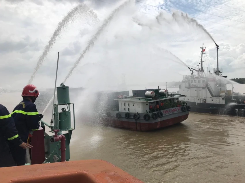Công tác diễn tập diễn ra nhiều ngày liền. Ảnh: CTV.