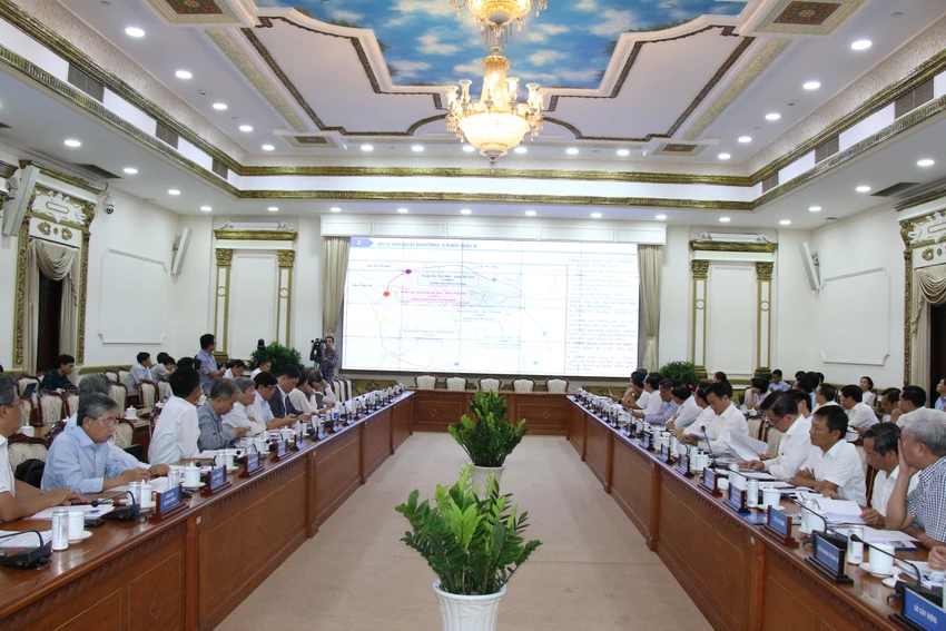 Các địa phương có tuyến vành đai 4 TP.HCM đi qua đã ký kết kế hoạch trình dự án đường vành đai 4 vào cuối 2023. Các địa phương có tuyến vành đai 4 TP.HCM đi qua đã ký kết kế hoạch trình dự án đường vành đai 4 vào cuối 2023.